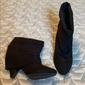 New Never Worn Black Booties size 8